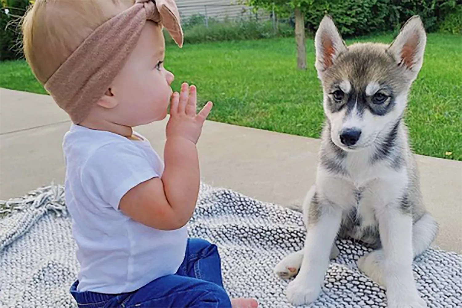 baby hazel whispering to rio